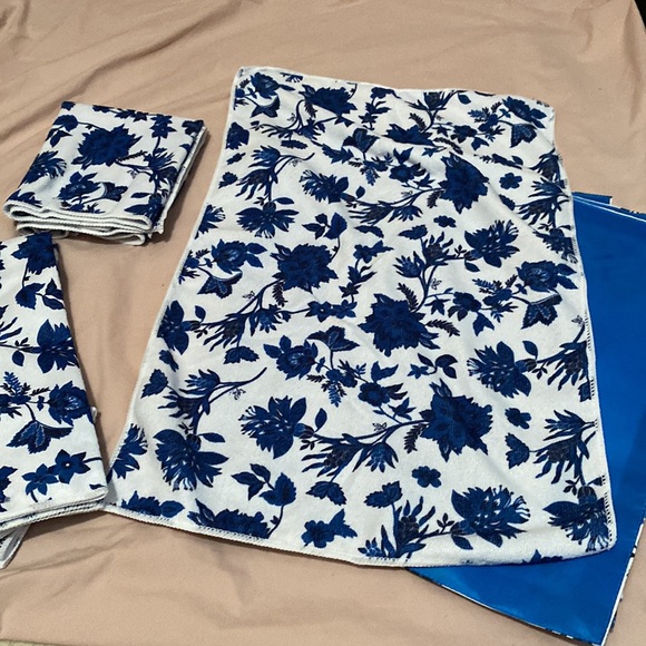 4 Placemats and 4 dishcloths new, never used Blue and white paisley pattern - Picture 8 of 8
